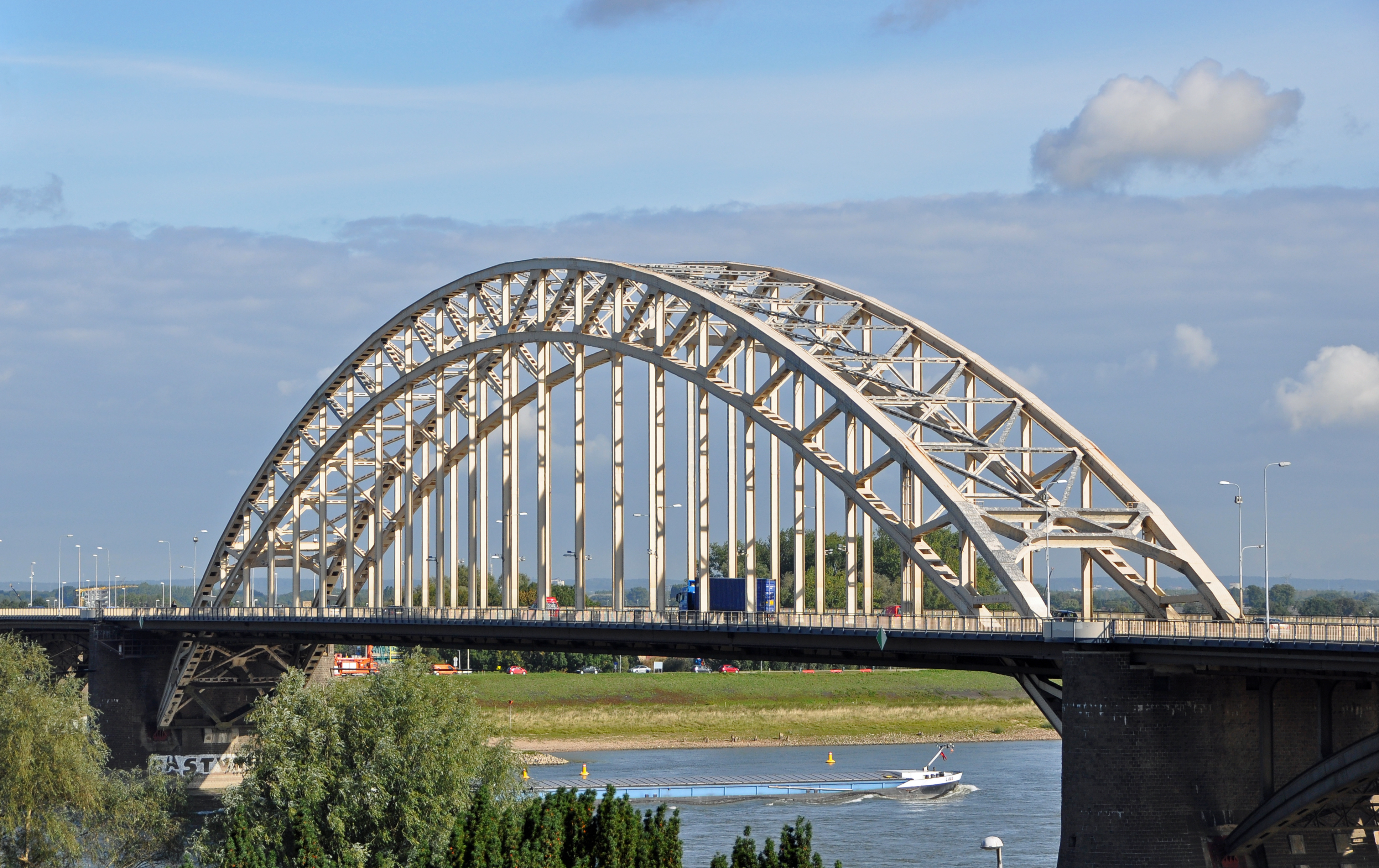 Waalbrug.jpg